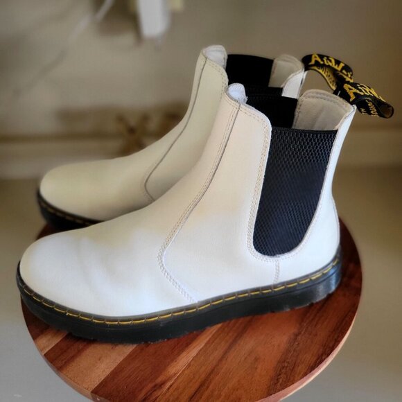 Dr. Martens Dorrian Pull on White Leather Chelsea Boots Unisex Men's SZ 8 - Picture 2 of 9